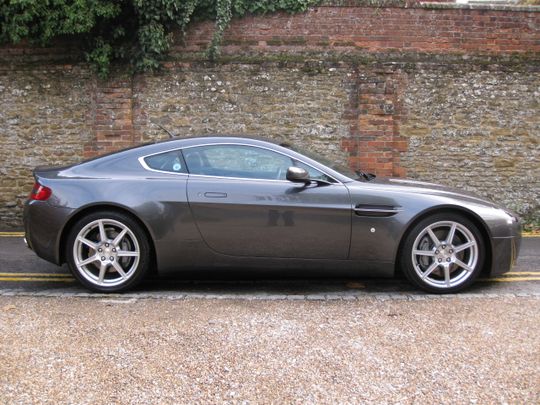 2005 Aston Martin V8 Vantage Coupe 